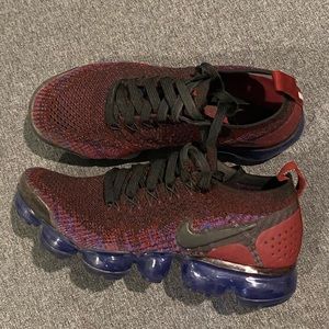 Nike Women’s Air Vapormax Flyknit 2 Burgundy Blue